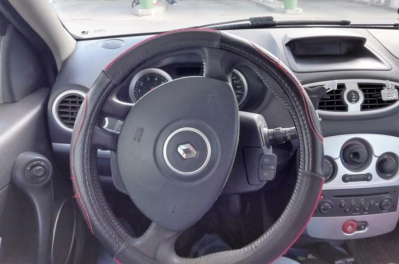 Renault Clio • 2009 • 109,000 km 6