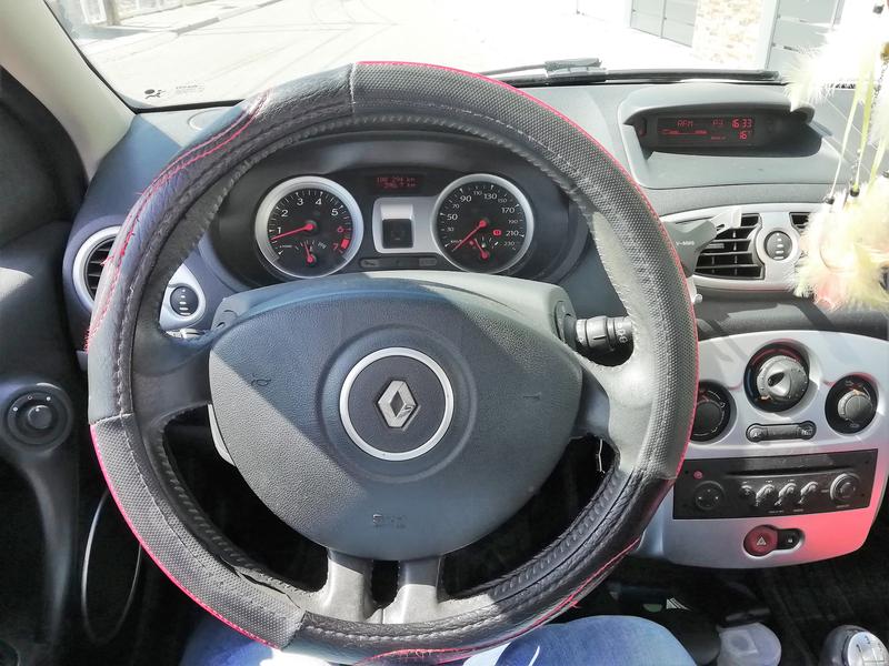 Renault Clio • 2009 • 109,000 km 12