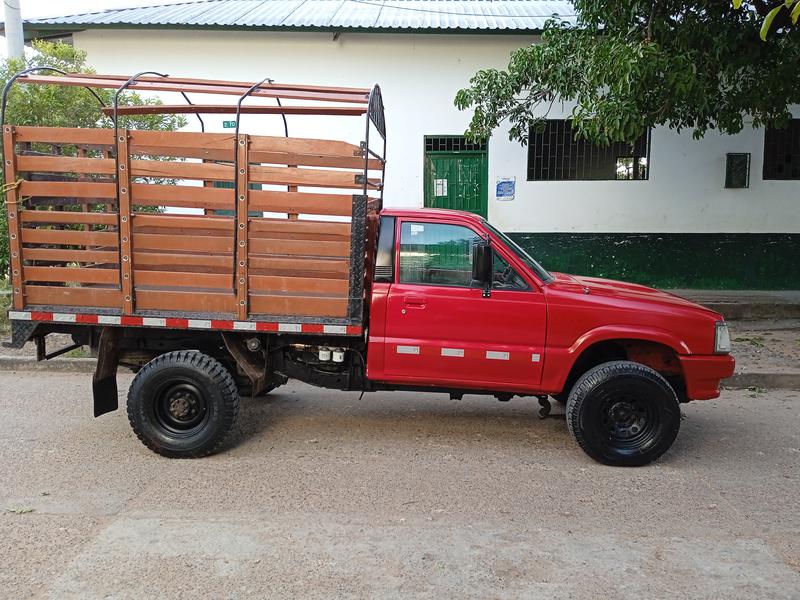 Mazda B2500 • 1992 • 0 km 1