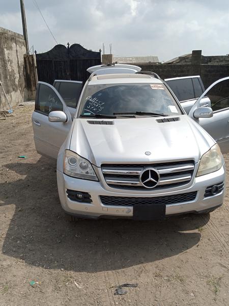 Mercedes-Benz  • 2007 • 515 km 3