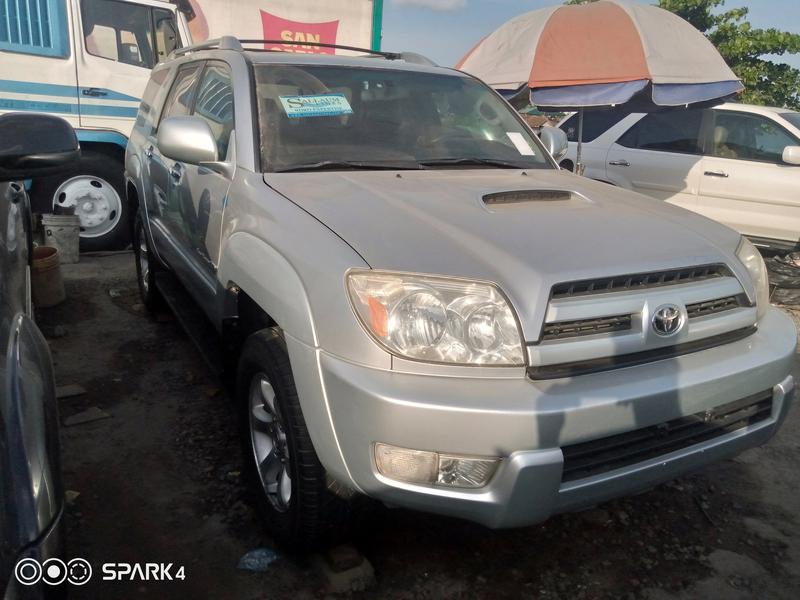 Toyota 4 Runner Limited • 2005 • 53,278 km 1