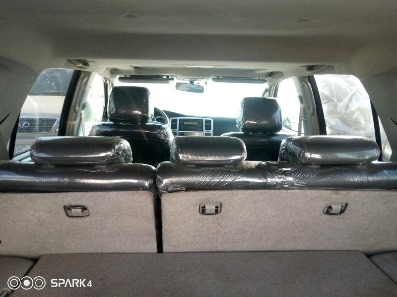 Toyota 4 Runner Limited • 2005 • 53,278 km 9