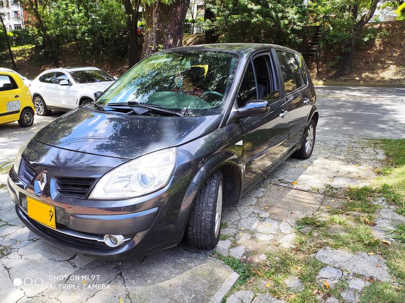 Renault Mégane Scénic • 2008 • 125,000 km 4