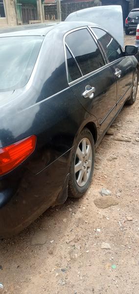 Honda Accord • 2004 • 21,654 km 5