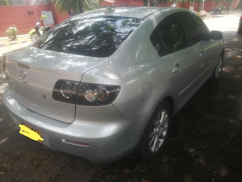 Mazda 3 • 2010 • 145,000 km 1