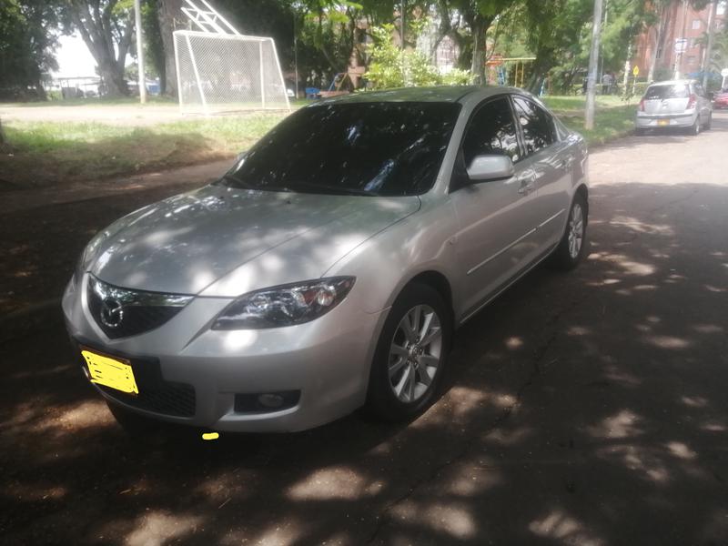 Mazda 3 • 2010 • 145,000 km 3