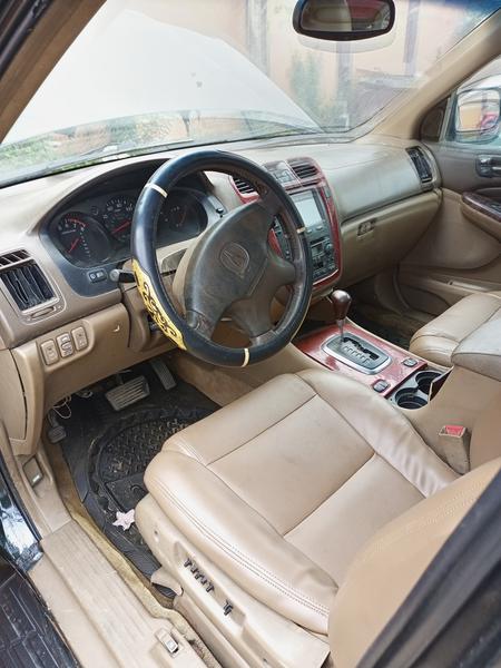 Acura MDX • 2003 • 180,000 km 5