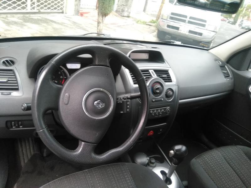 Renault  • 2008 • 141,871 km 1