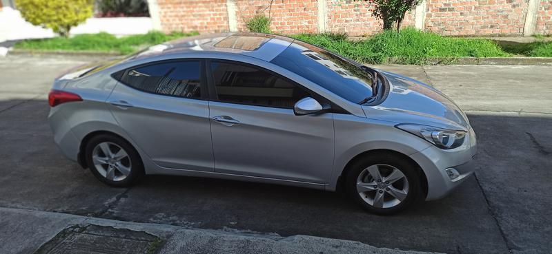 Hyundai Elantra • 2013 • 68,548 km 5