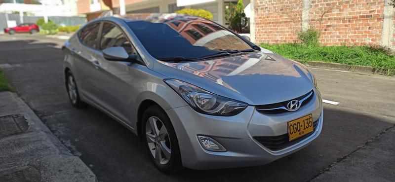 Hyundai Elantra • 2013 • 68,548 km 2