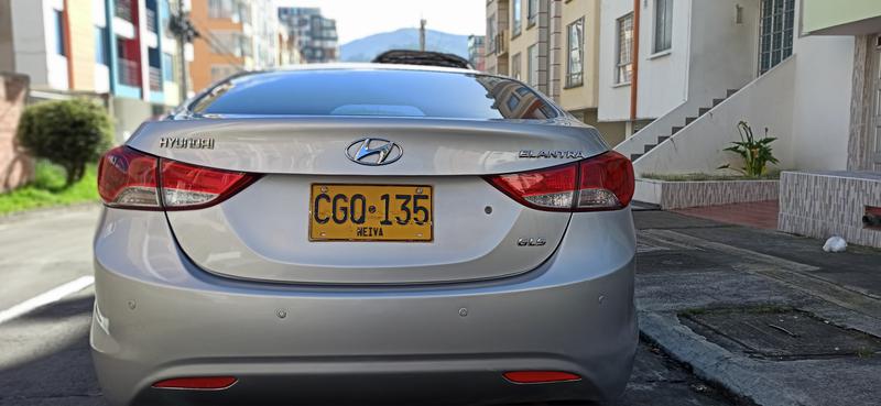 Hyundai Elantra • 2013 • 68,548 km 1