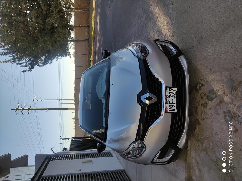 Renault Captur • 2018 • 37,400 km 2
