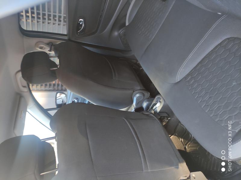 Renault Captur • 2018 • 37,400 km 4