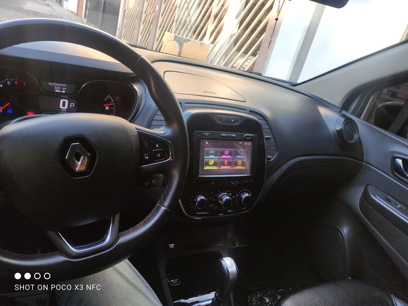 Renault Captur • 2018 • 37,400 km 3