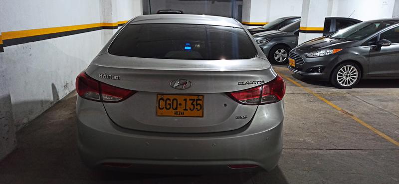 Hyundai Elantra • 2013 • 68,548 km 10