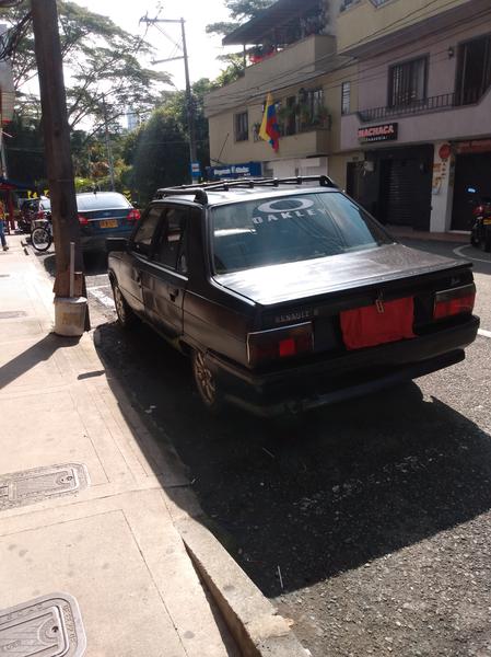 Renault 10 • 1986 • 10 km 2