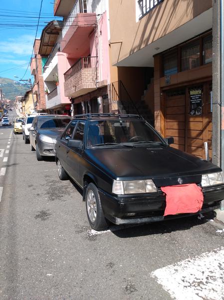 Renault 10 • 1986 • 10 km 1