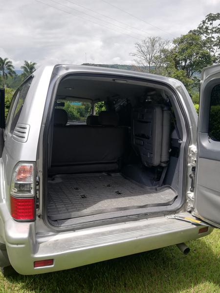 Toyota Land Cruiser • 2001 • 280,000 km 4