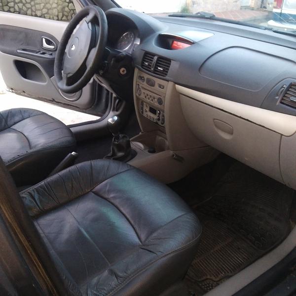 Renault Symbol • 2012 • 136,000 km 3