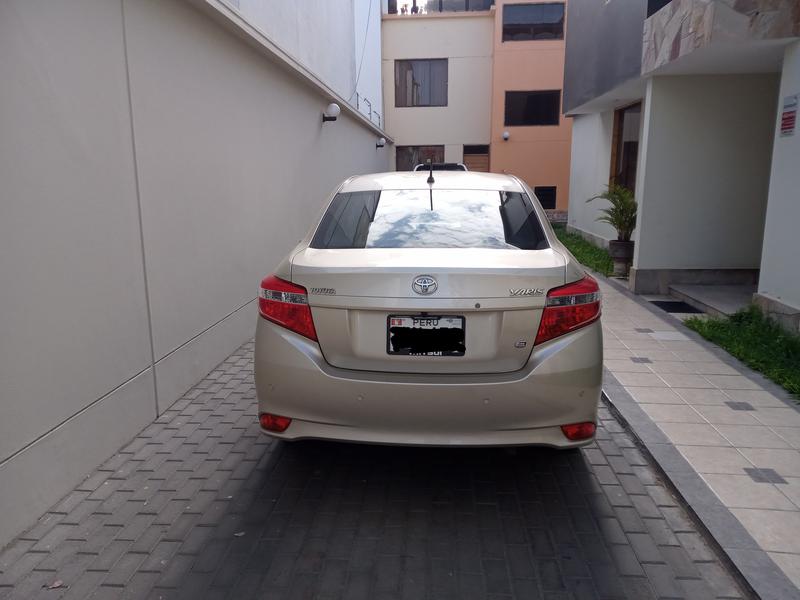 Toyota Yaris • 2015 • 29,800 km 11