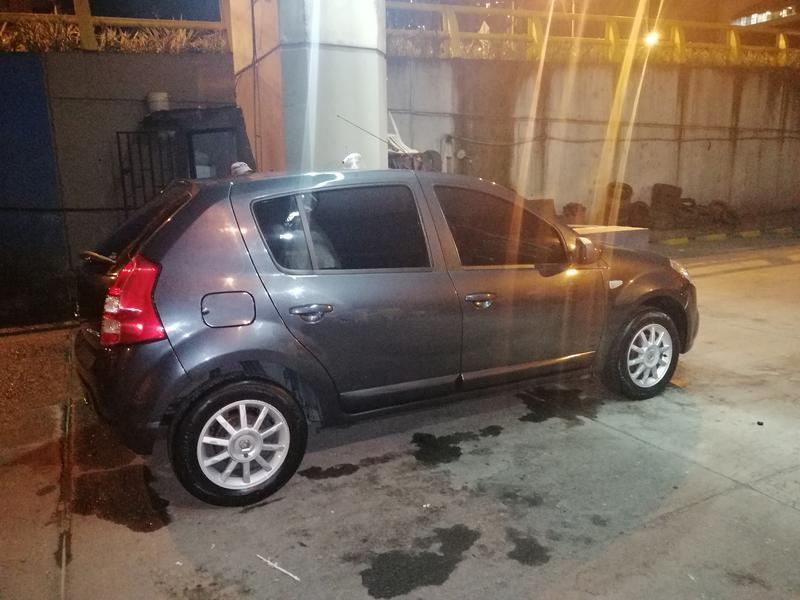 Renault Sandero • 2015 • 42,589 km 4