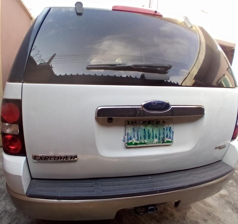 Ford Explorer • 2007 • 132,000 km 5