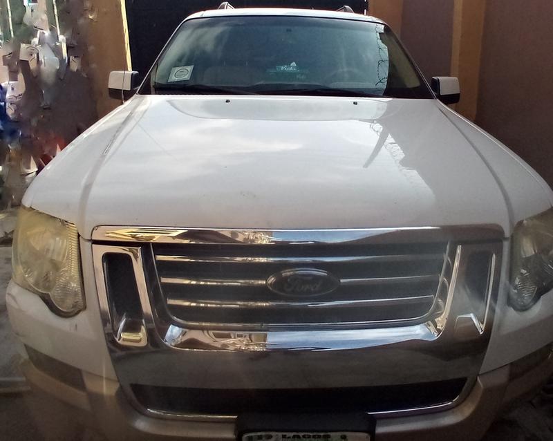 Ford Explorer • 2007 • 132,000 km 3