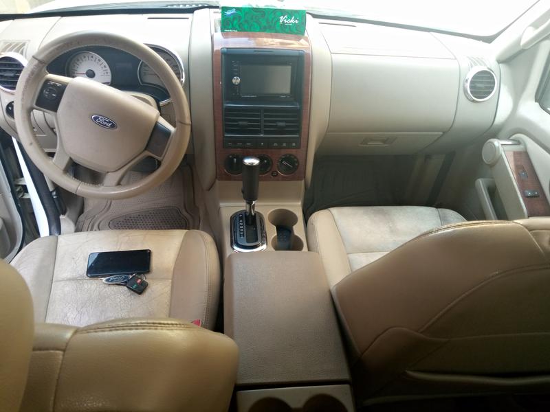 Ford Explorer • 2007 • 132,000 km 7