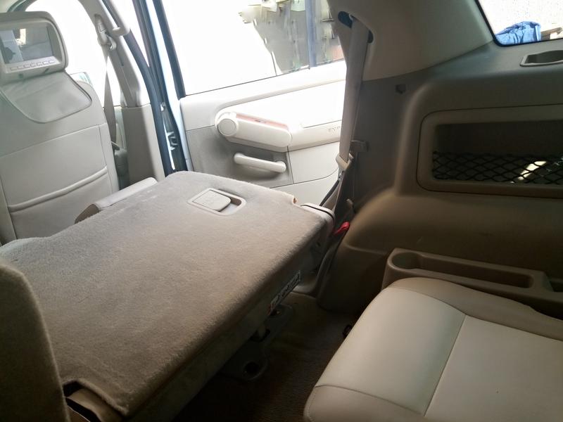 Ford Explorer • 2007 • 132,000 km 4