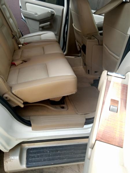 Ford Explorer • 2007 • 132,000 km 6