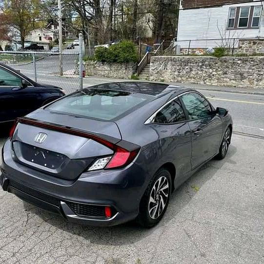 Honda Civic • 2016 • 145,000 km 5