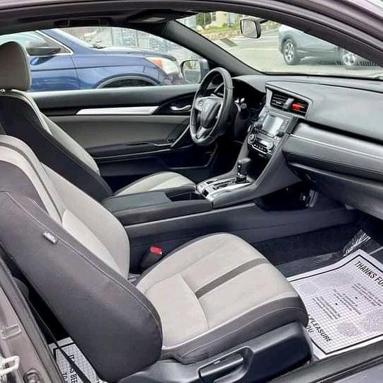 Honda Civic • 2016 • 145,000 km 3