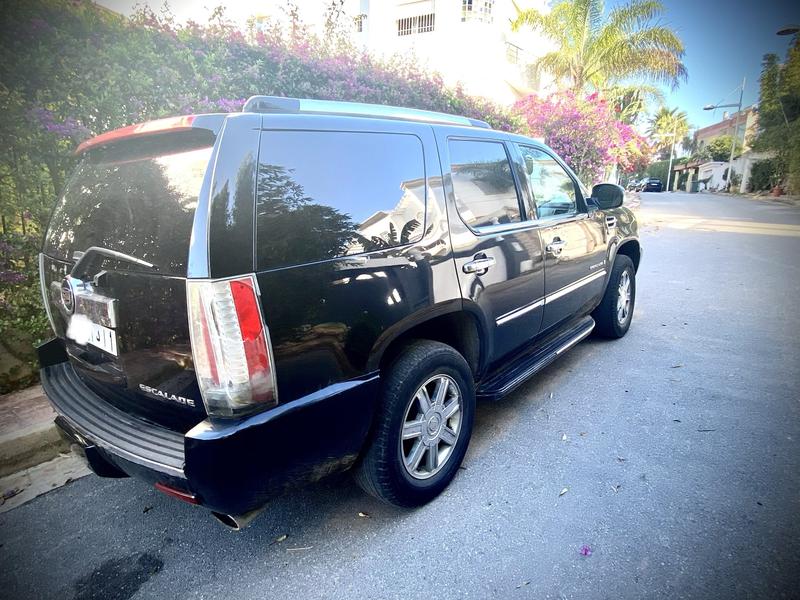 Cadillac Escalade ESV • 2010 • 175,000 km 1