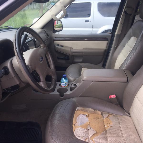 Ford Explorer • 2006 • 130,000 km 2