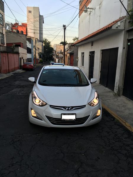 Hyundai Elantra • 2015 • 75,383 km 3