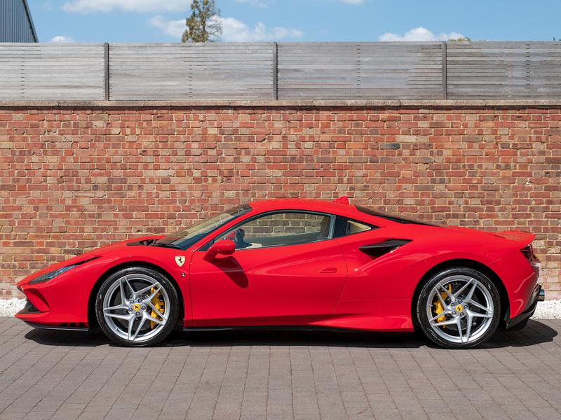 Ferrari F8 Tributo • 2020 • 248 km 6