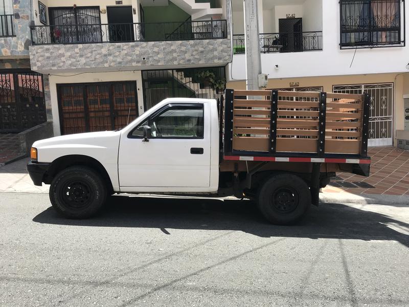 Chevrolet Luv • 1996 • 251,000 km 3