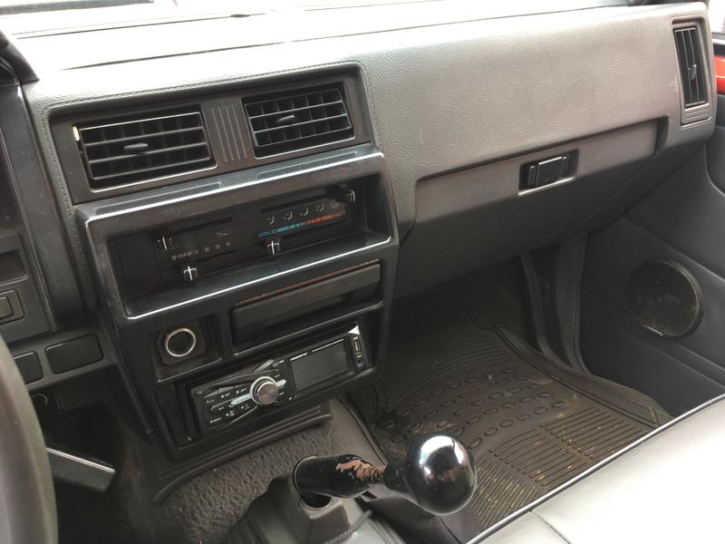 Nissan Pickup • 1994 • 318,543 km 8