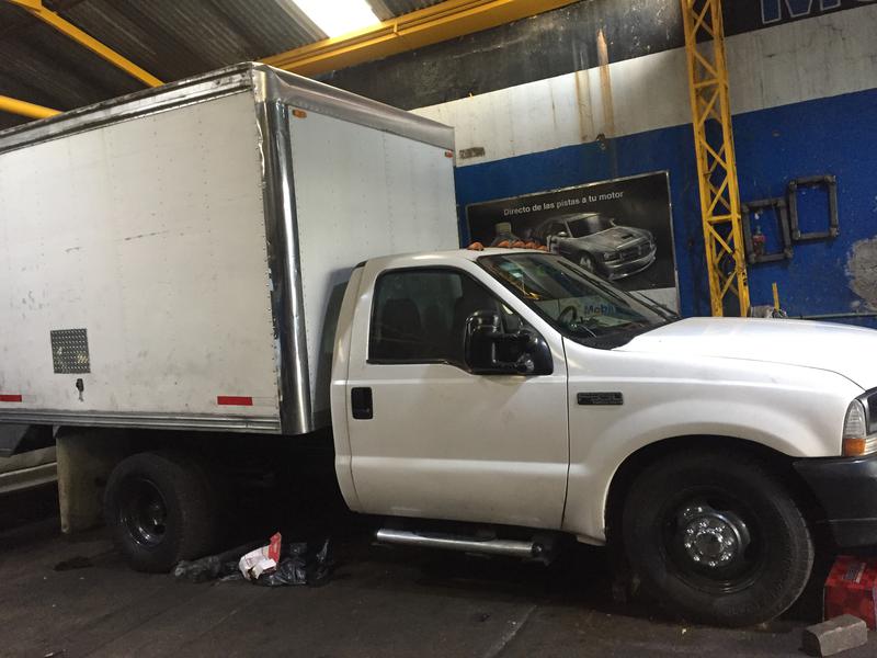 Ford 350 • 1999 • 10,000 km 2
