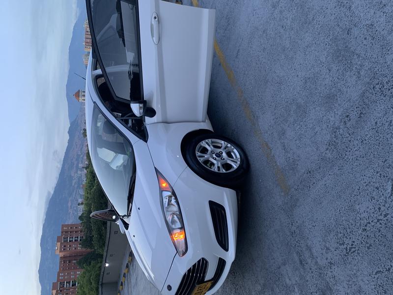 Ford Fiesta • 2015 • 58,000 km 6