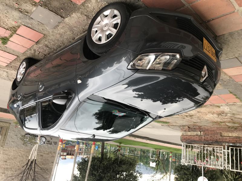 Renault Logan • 2018 • 55,300 km 2