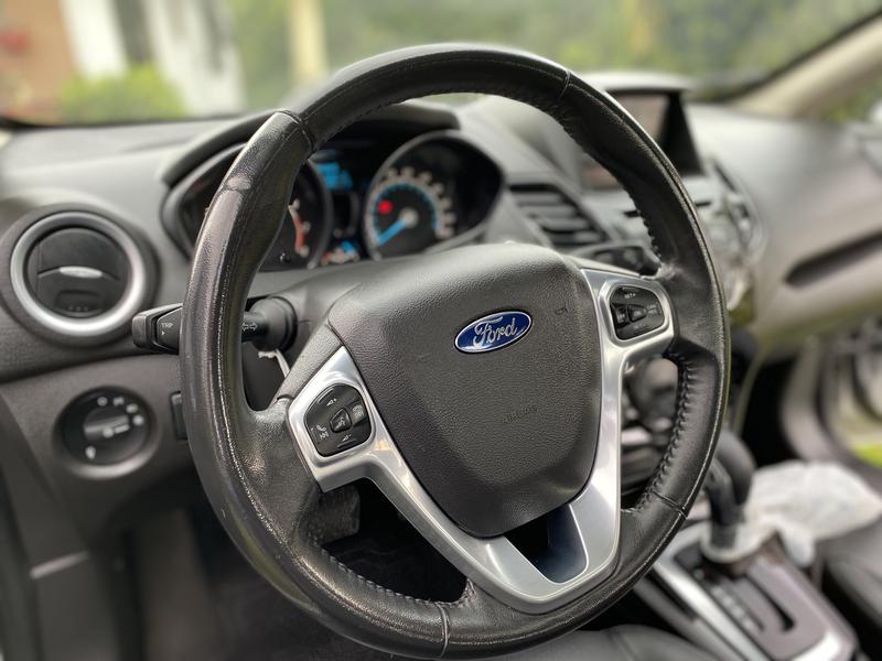 Ford Fiesta • 2014 • 59,000 km 12