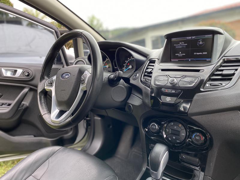 Ford Fiesta • 2014 • 59,000 km 9