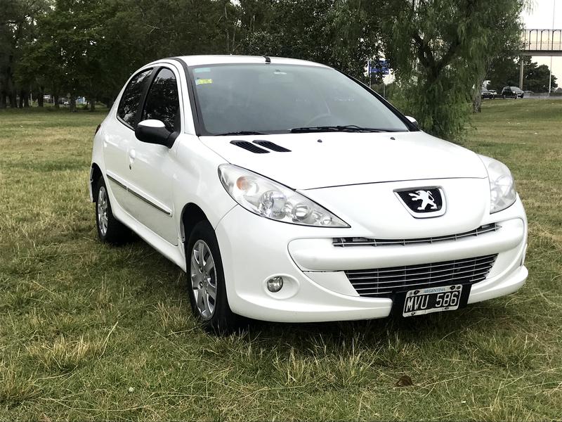 Peugeot 207 • 2013 • 89,400 km 1