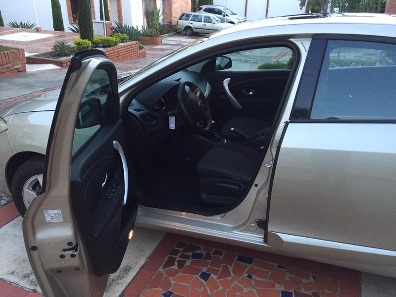 Renault Fluence • 2012 • 108,000 km 8