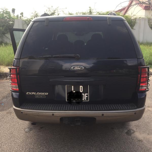 Ford Explorer • 2006 • 130,000 km 4
