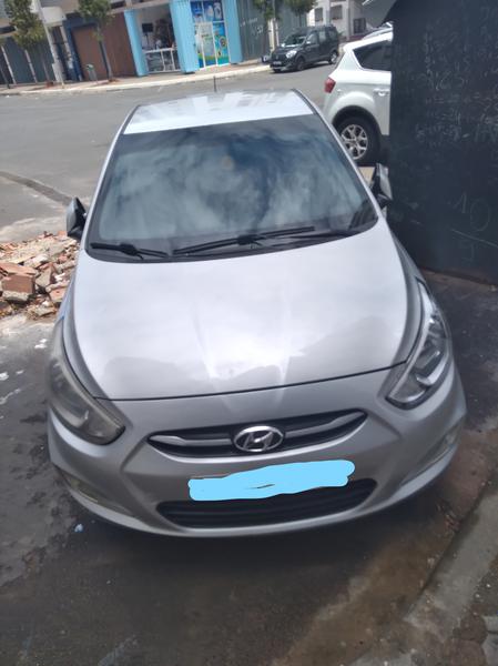 Hyundai Accent • 2015 • 111,000 km 3
