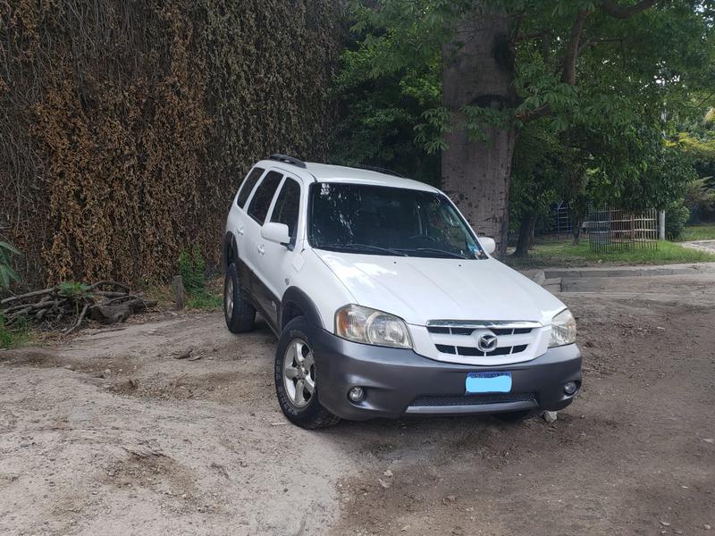 Mazda 121 • 2005 • 120,000 km 4