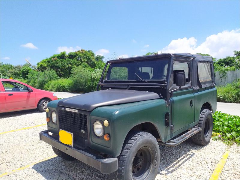 Land Rover 109 • 1983 • 350,000 km 1