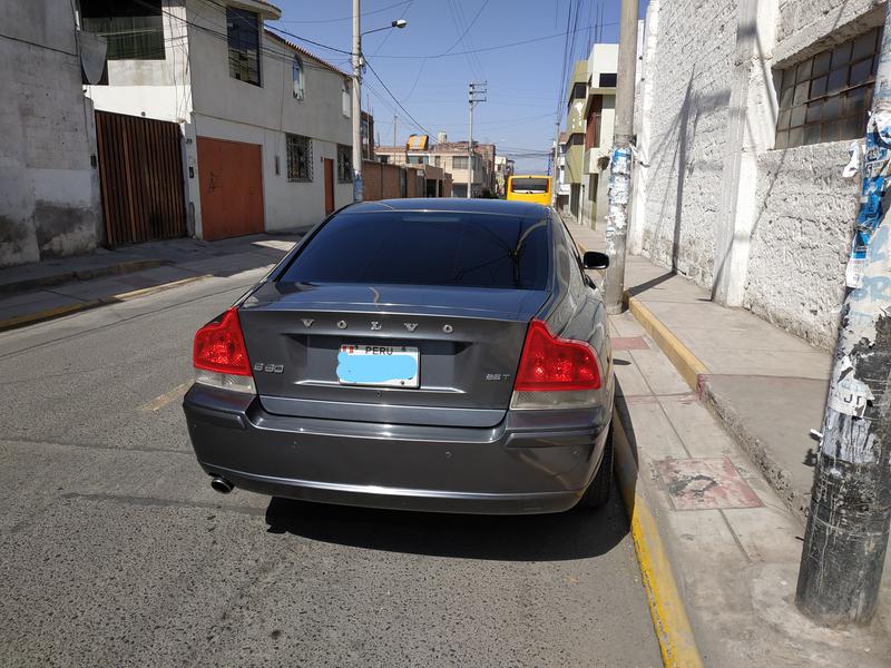 Volvo S60 • 2009 • 58,000 km 5